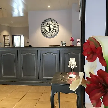 亨利二世宝纳中央酒店
