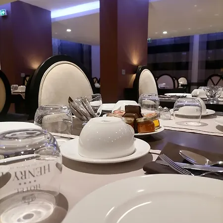 亨利二世宝纳中央酒店 博讷