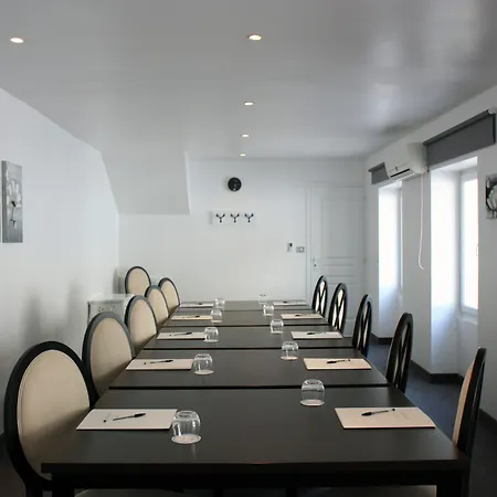 Hotel Henry Ii Centre