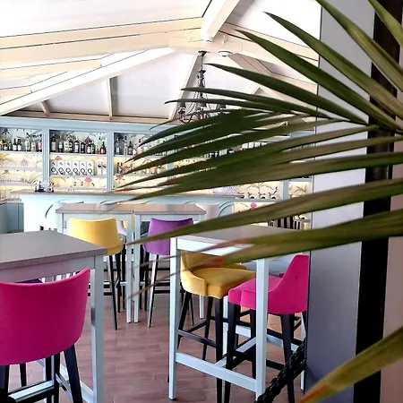 Hotel Henry Ii Centre 4*