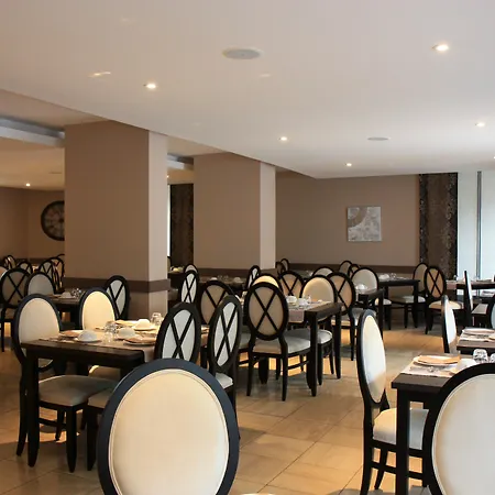 Hotel Henry Ii Centre 4*