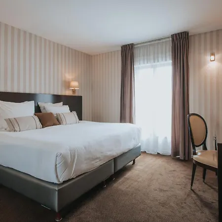 Hotel Henry Ii Centre