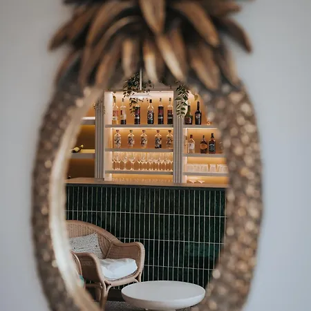 Henry Ii Centre Hotel 4*