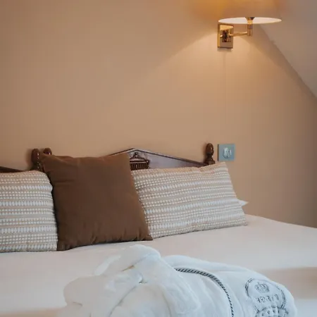 Hotel Henry Ii Centre