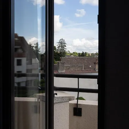 Henry Ii Centre Hotel 4*