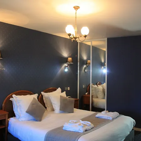 Henry Ii Centre Hotel 4*