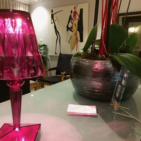 Hotel Henry Ii Centre