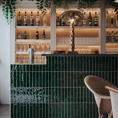 Hotel Henry Ii Centre