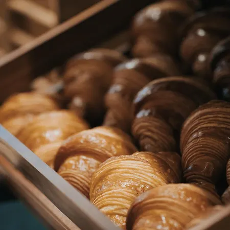 Hotel Henry Ii Centre 4*