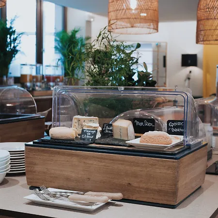 Hotel Henry Ii Centre 4*
