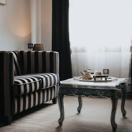 Hotel Henry Ii Centre Beaune (Cote d'Or)