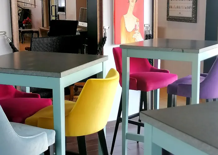 Henry Ii Centre Hotel 4*