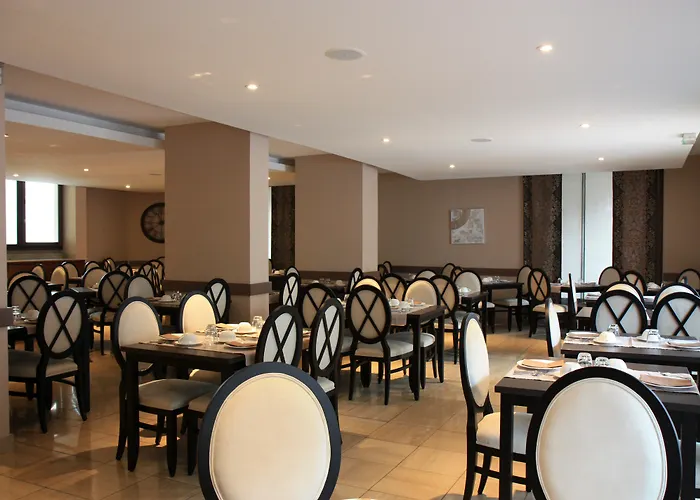 Готель Henry Ii Centre 4*