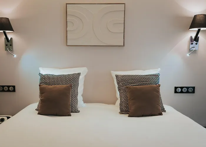 Готель Henry Ii Centre 4*