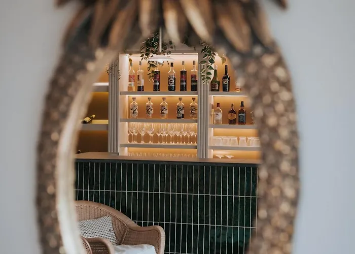 Henry Ii Centre Hotel 4*