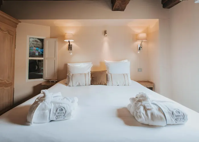 Готель Henry Ii Centre 4*