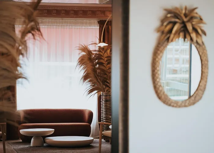 Henry Ii Centre Hotel 4*