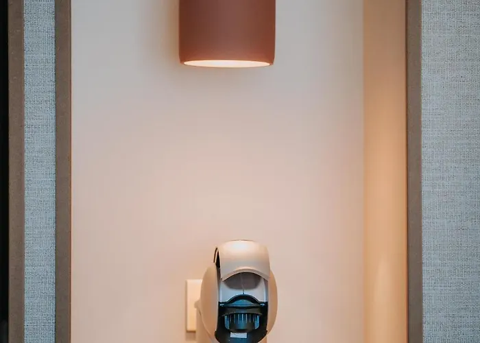 Henry Ii Centre Готель