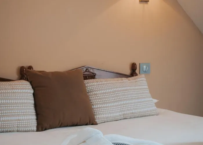 Hotel Henry Ii Centre