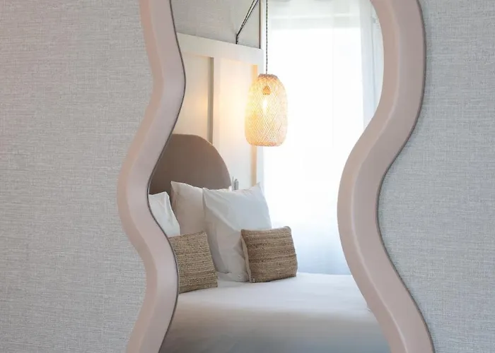 Hotel Henry Ii Centre 4*