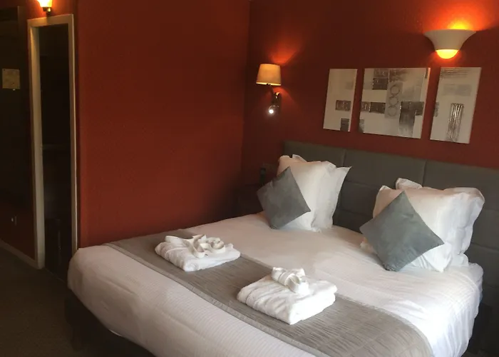 Hotel Henry Ii Centre