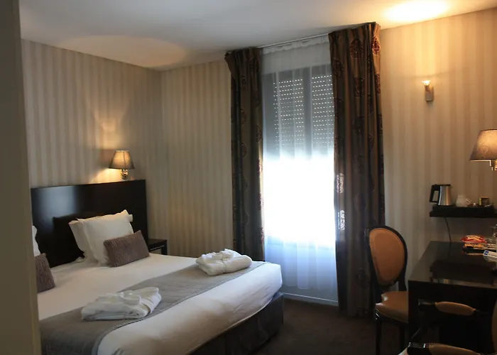 Готель Henry Ii Centre 4*